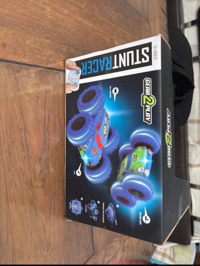 Voiture télécommandée - photo numéro 2