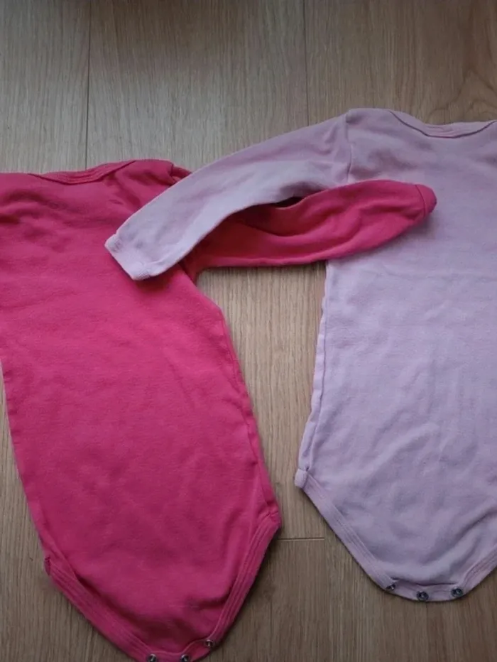Lot de 2 bodies Petit Bateau 12 mois - photo numéro 5