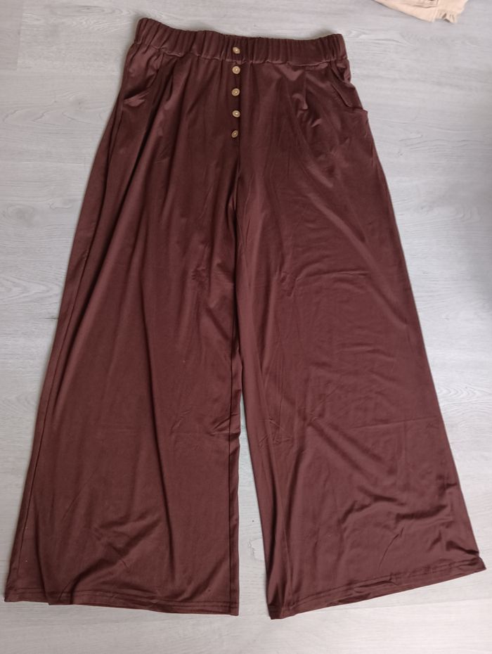 Pantalon large taille 48 Neuf sans étiquette