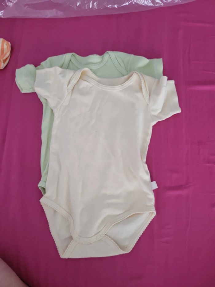 Lot de 2 bodies 3 ans  TeX basic