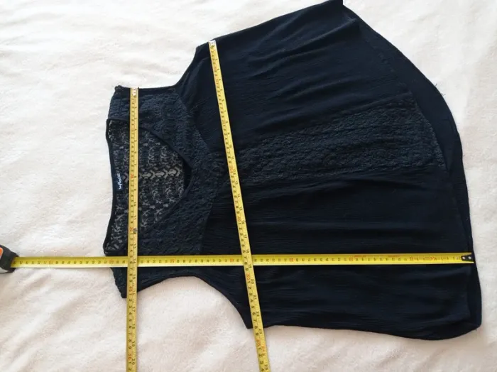 Blouse/Débardeur noir avec dentelle 42 - photo numéro 8