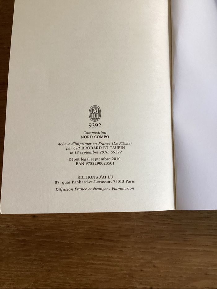 Livre « un lieu incertain » Fred Vargas - photo numéro 3