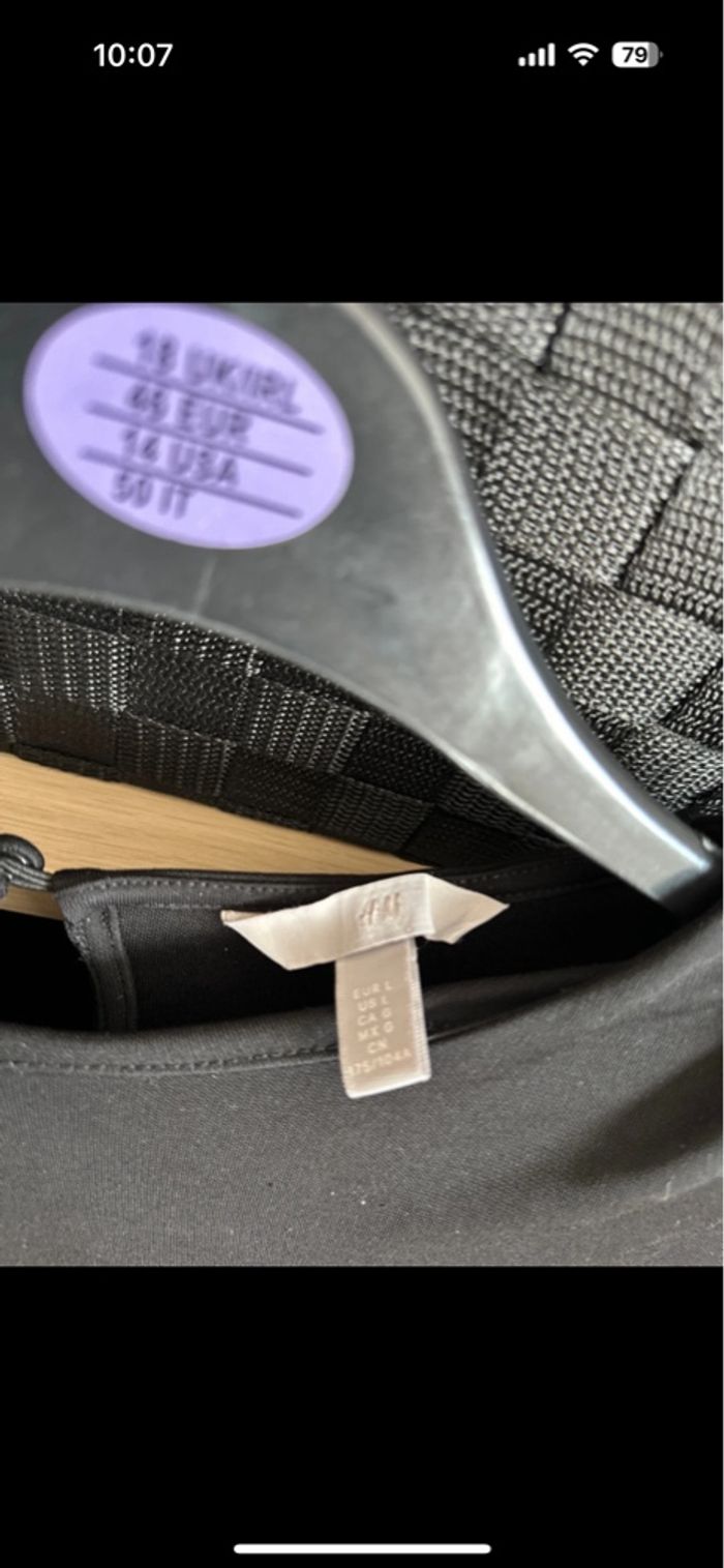 Haut noir - photo numéro 3