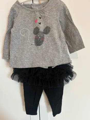 Legging avec tulles + tee shirt manche longue