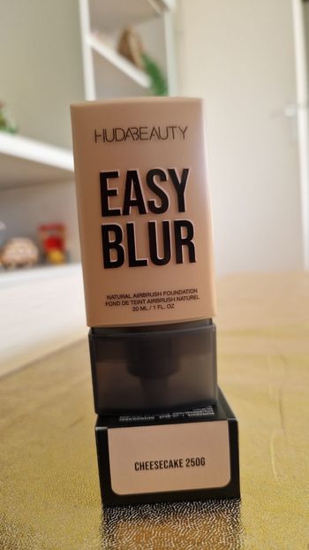 Hudabeauty fond de teint easy blur Cheesecake 250G 30ml