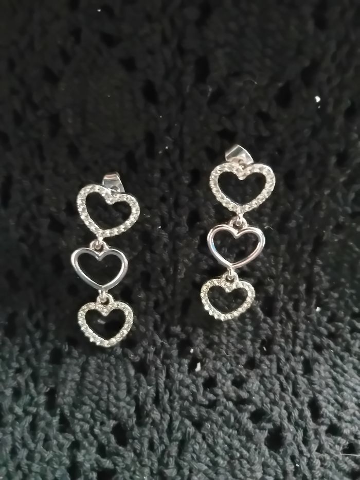 Très jolie boucles d'oreilles jamais porté - photo numéro 2