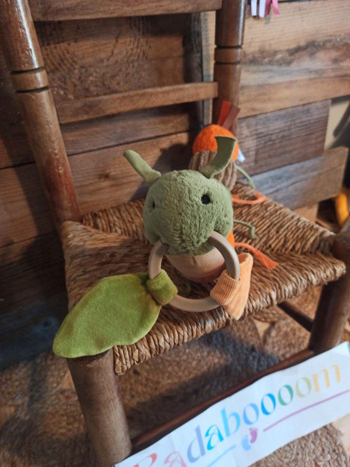 Peluche hochet chenille jellycat Christopher Caterpillar - photo numéro 3