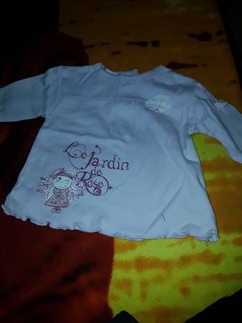 Tee shirt manches longues. 6 mois.
