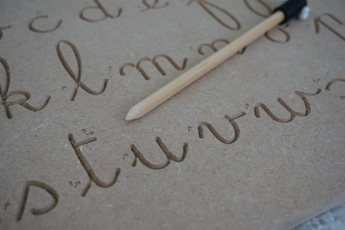 Tablette d’écriture réversible : Lettres majuscule capitale et minuscule cursive - photo numéro 2