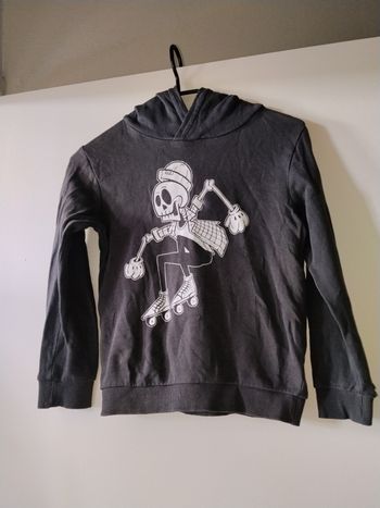 Sweat Kiabi taille 8 ans