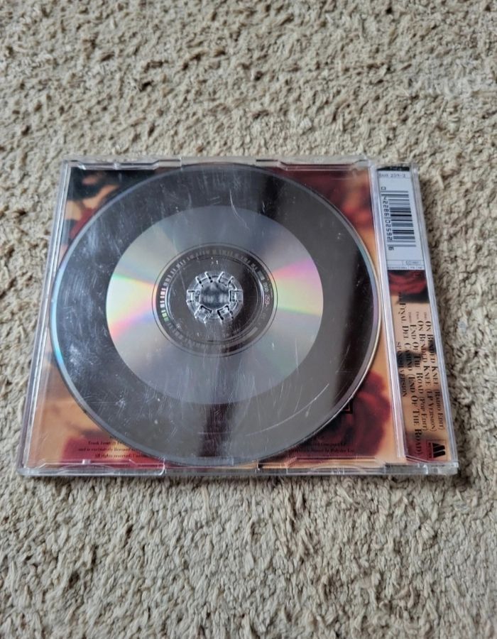 CD 4 titres Boys II men On bended knee - photo numéro 2