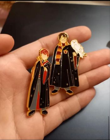 Lot NEUF de 2 pin’s / broches Harry Potter Ron et Harry