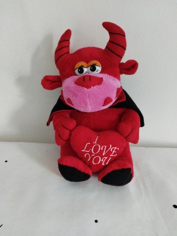 Peluche rouge et noir diablesse I Love You