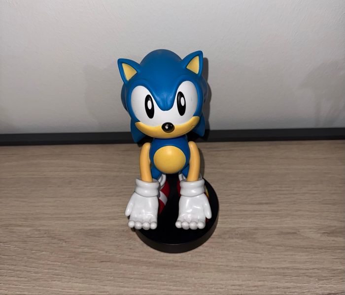 Sonic porte manette - photo numéro 5