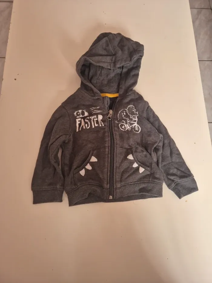 Gilet à capuche