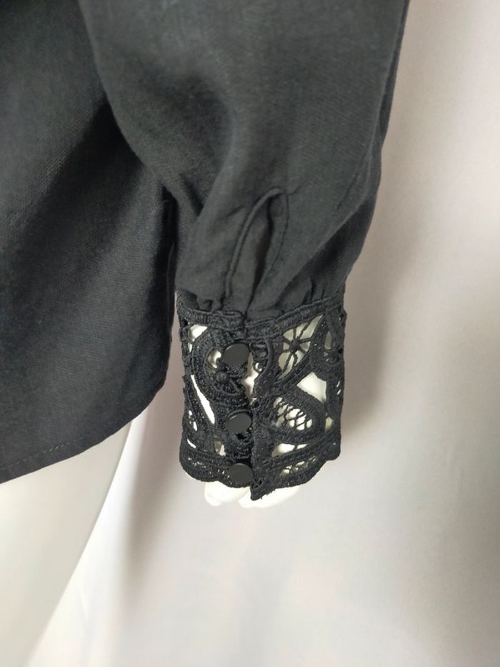Blouse noire élégante à empiècements dentelle – Elora – Taille 42 - photo numéro 9