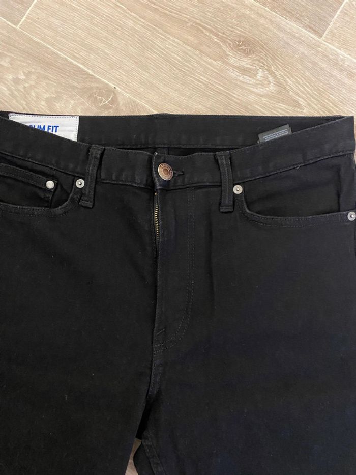 Shorts h&m homme slim fit parfait état en jean noir - photo numéro 2