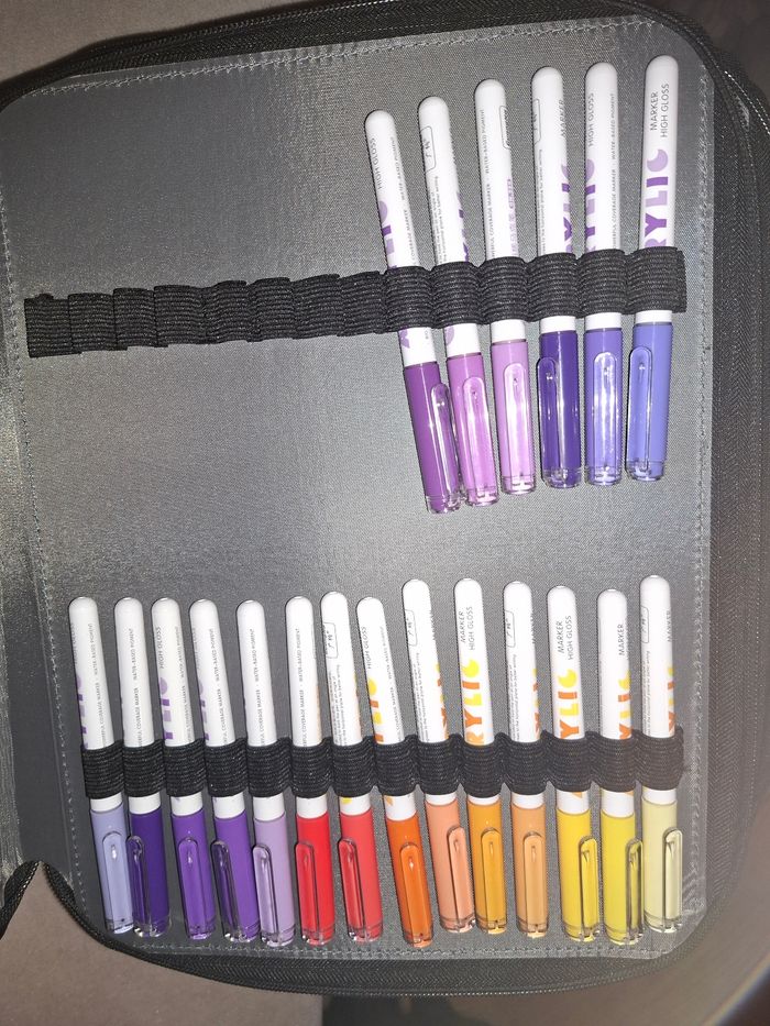 GuangNa stylo bille acryliqueLot complet des 168 couleurs, acheter neufs 115 euros plus 2 boîtes supplémentaire pour 10 euros sois 125 le tout. Il y a 20 doubles a la fin de la trousse car 4 stylos dysfonctionnés donc j’ai racheté les deux pochettes conce - photo numéro 4