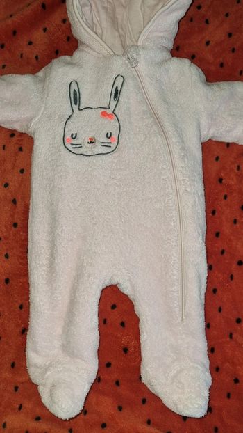 Combinaison fille 3 mois en très bon état