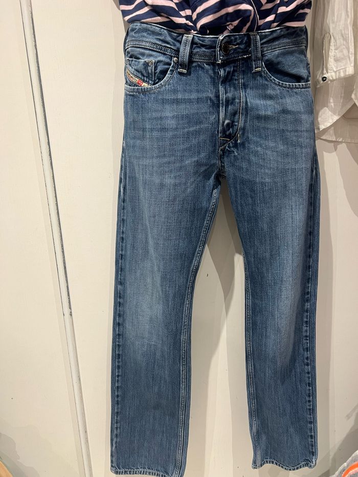 Jeans homme, diesel, modèle Larkee , taille W. 29 grand L. 32.