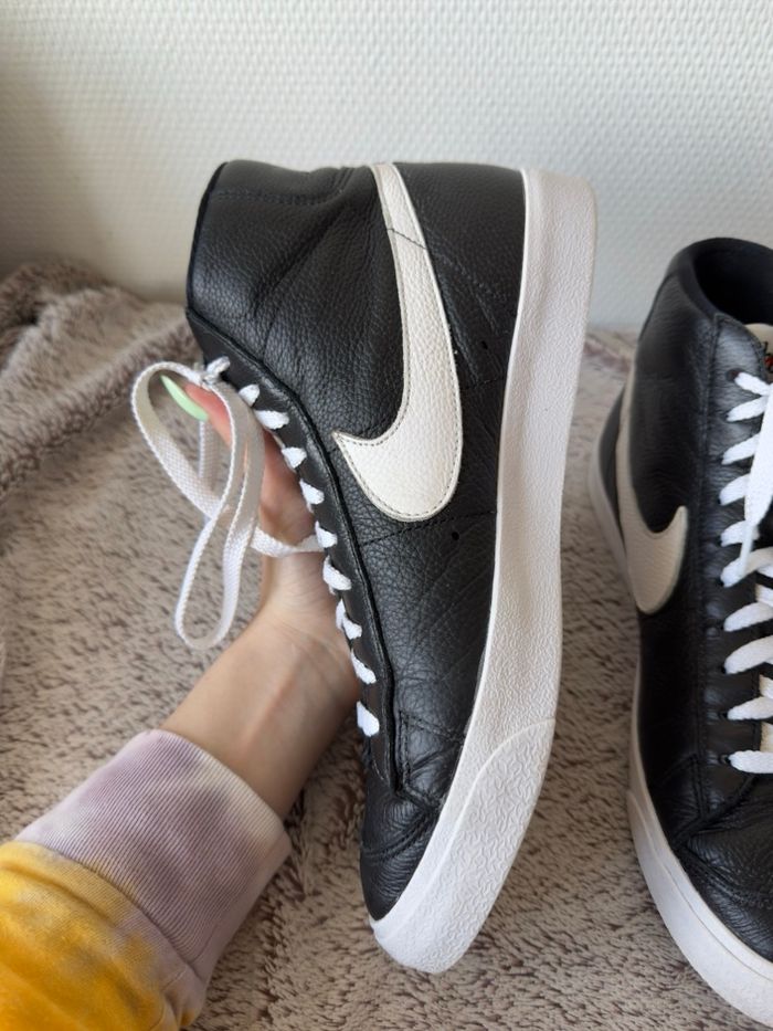 Basket modèle Blazer noir et blanc pointure 43 - Nike - photo numéro 12