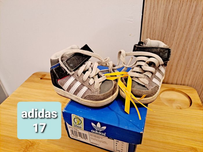 baskets adidas bébé à lacets et scratch grises taille 17 premiers pas