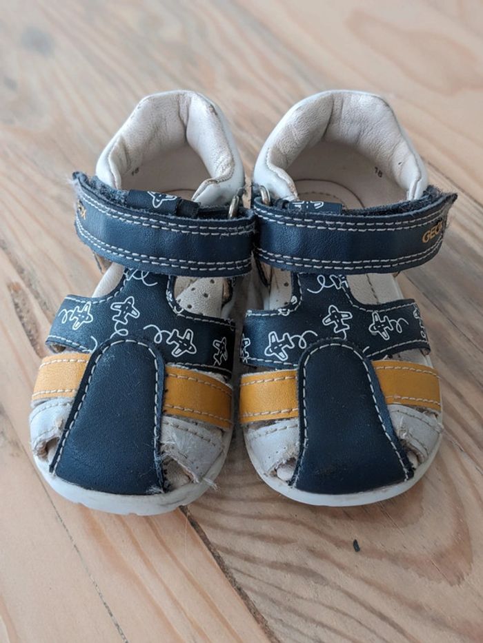 Petites sandales Geox taille 18 - photo numéro 2