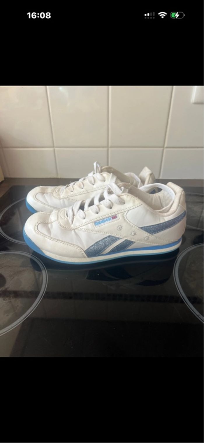 Baskets Reebok vintage blanches & bleues pailletées - photo numéro 3