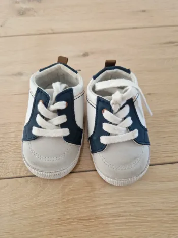 Chaussures bébé taille 9/12 mois