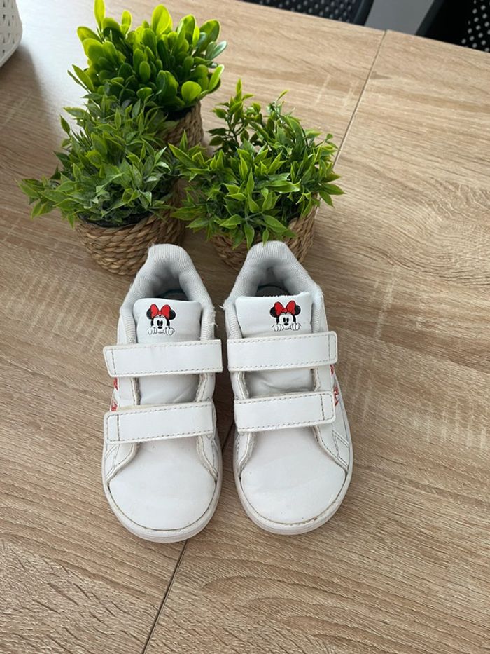 Basket mini Adidas taille 24