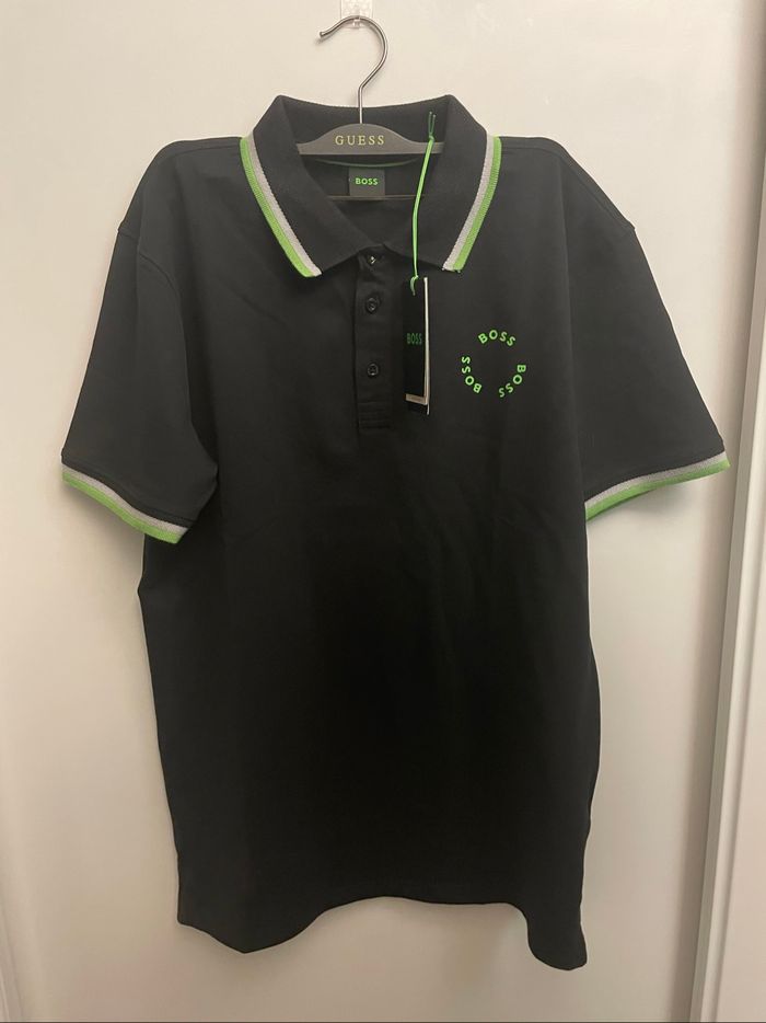 Polo Hugo Boss noir et vert fluo, taille L, neuf avec étiquettes