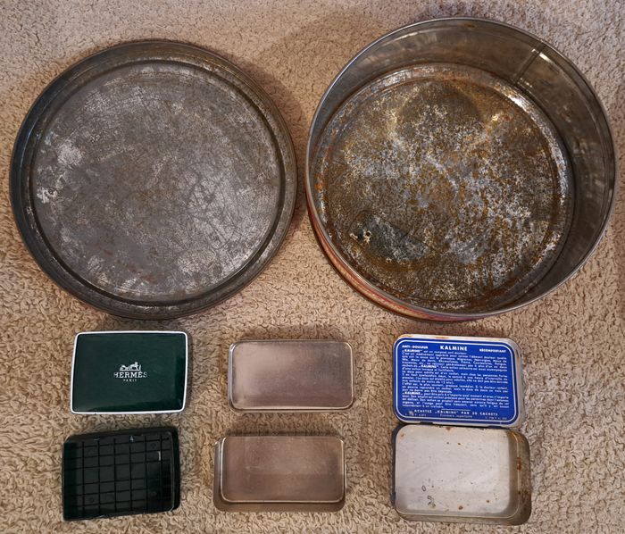 🧰 Lot d'anciennes boites en métal et plastique - photo numéro 3