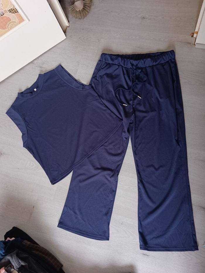 Lot de vêtements taille 40 en Tbe - photo numéro 2