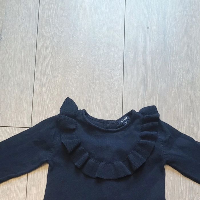 Tres jolie robe noir en laine. Fille 18 mois. Marque Kiabi - photo numéro 2