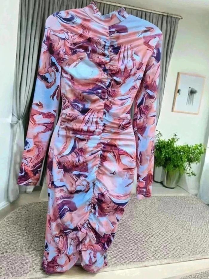 Robe taille 🌹M 🌹voir le dos - photo numéro 2