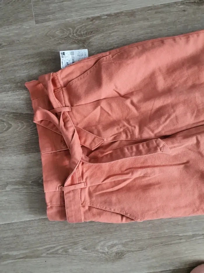 Pontalon paper bag taille 38 kiabi neuf - photo numéro 3