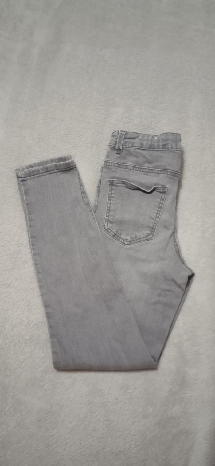 Jean slim gris taille 11/12 ans