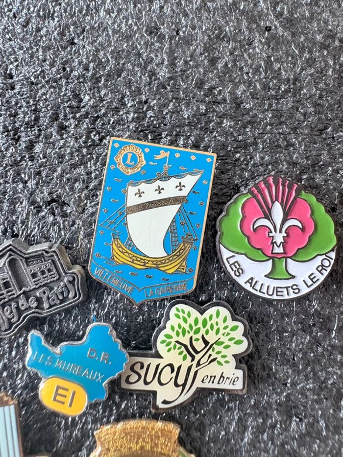 Lot 7 pin’s ville de banlieue parisienne - photo numéro 3