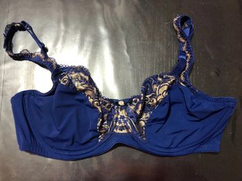 Soutien gorge bleu charlott 85D