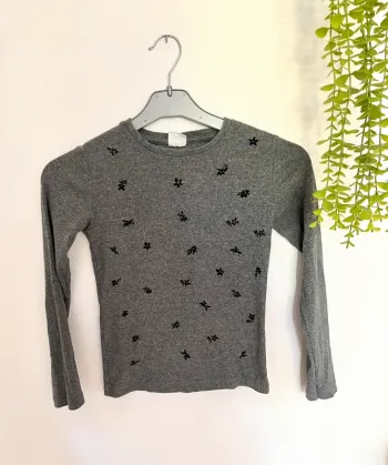 Très beau pull à longue manche pour petite fille