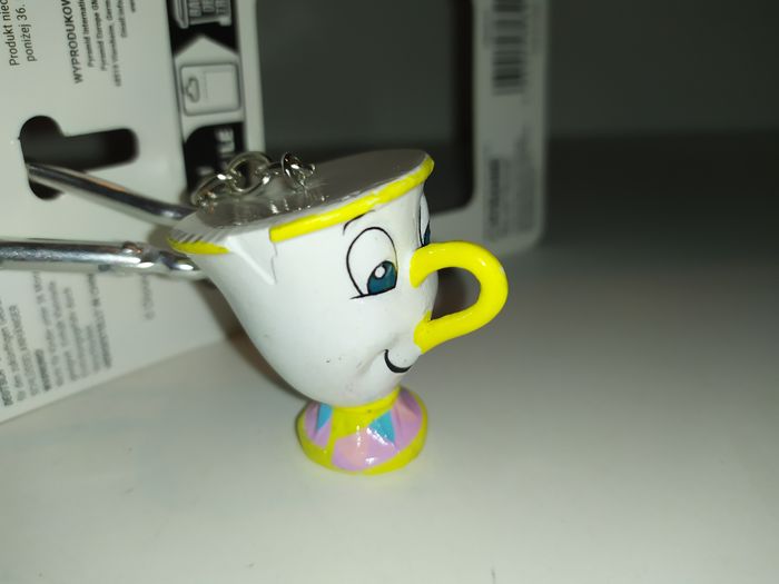Porte-clés 3D keychain Disney la belle et la bête Chip Zip tasse Pyramid neuf - photo numéro 3