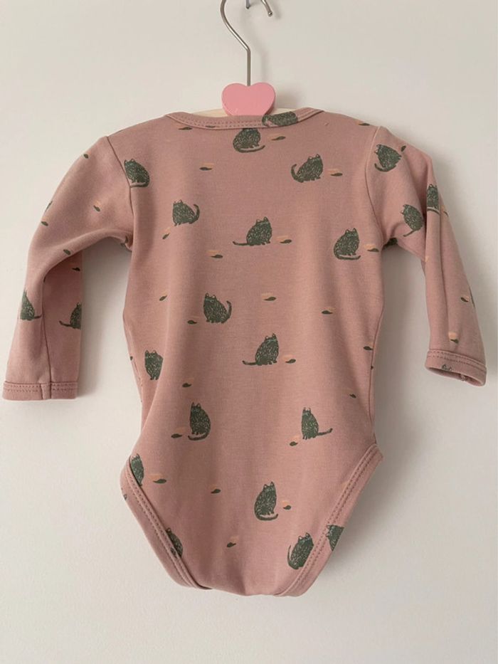 Lot de 3 bodies Trixie manches longues couleur vieux rose + petit pantalon avec pieds assorti H&M - photo numéro 8