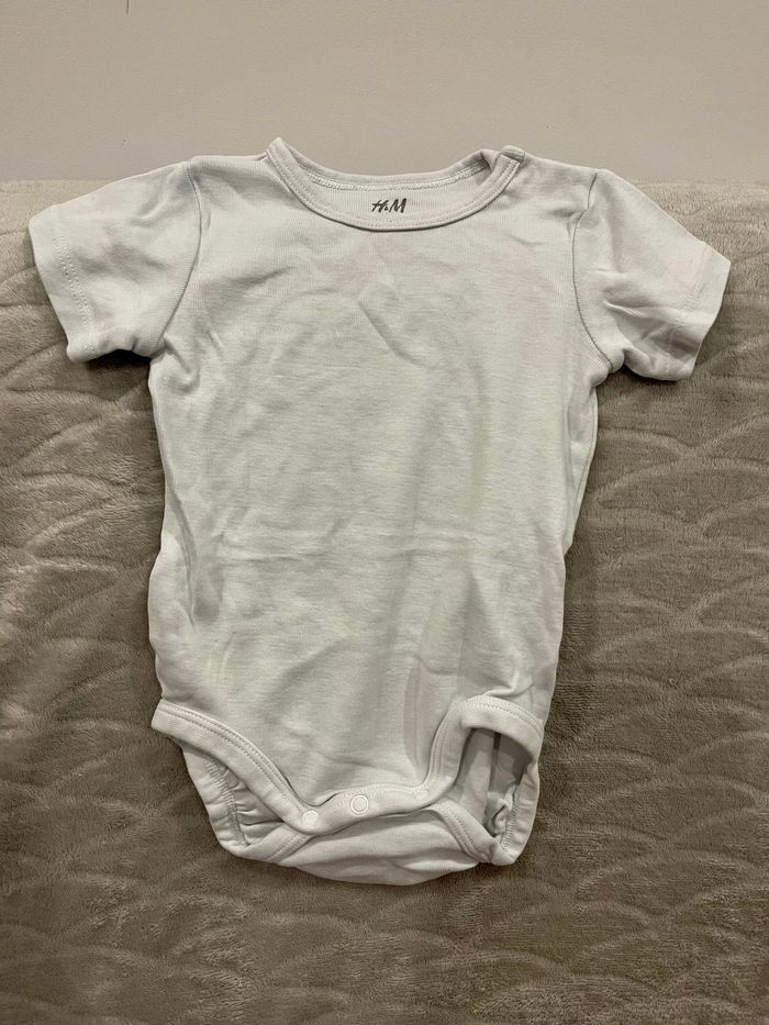 Lot de 4 bodies manches courtes - photo numéro 2