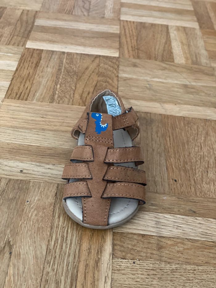 Sandales Cuir T19 TBE comme neuves - photo numéro 3