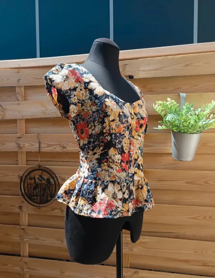 Chemisier fleuri taille XS neuf - photo numéro 3