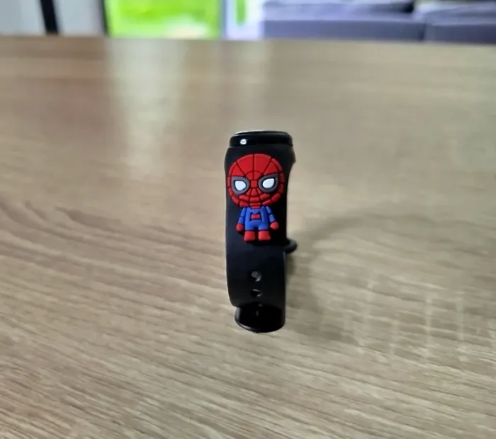 Montre enfant Spiderman – Bracelet LED tactile étanche, sport et mode, horloge digitale garçon - photo numéro 4