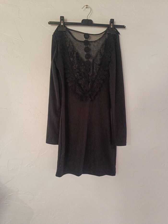 Robe noire T36 en très bon état - photo numéro 2