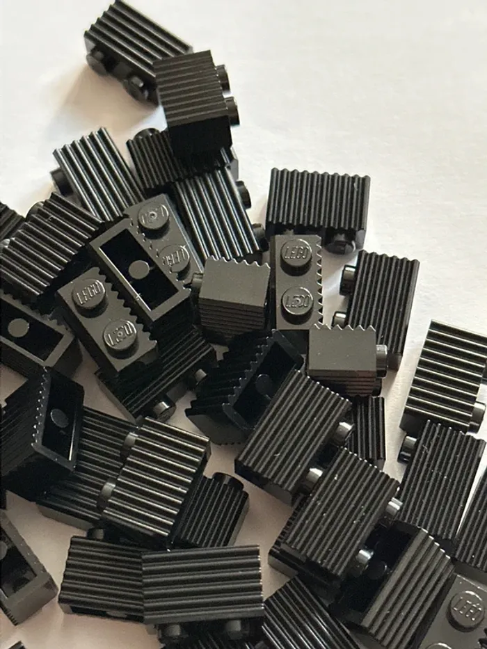 50 Brick Lego , Modified 1 x 2 with Grille / Fluted Profile ref 2877 Black - photo numéro 4