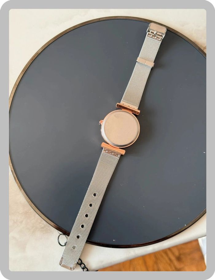 Montre à chaîne argentée à cadran rose - photo numéro 3