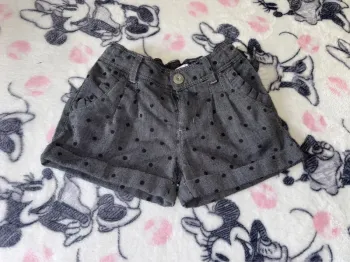 Short fille